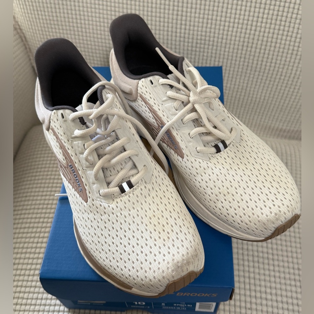 Brooks Anthem 6 Women’s Neutral Athletic Shoes